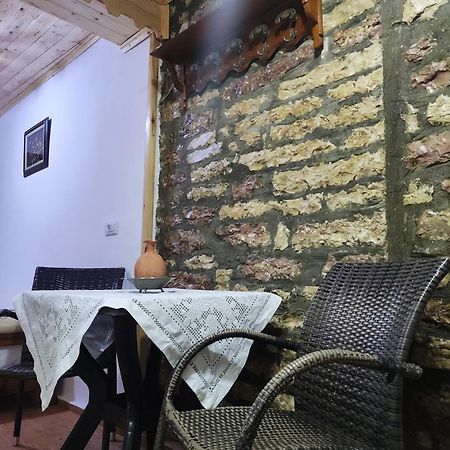 Karafil Guesthouse Gjirokastër Exteriör bild
