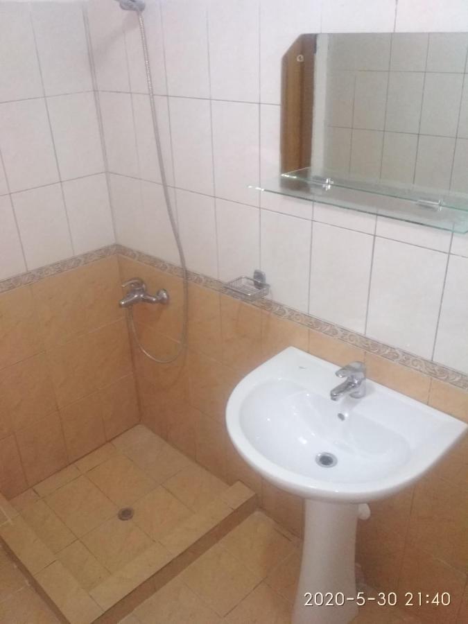 Karafil Guesthouse Gjirokastër Exteriör bild