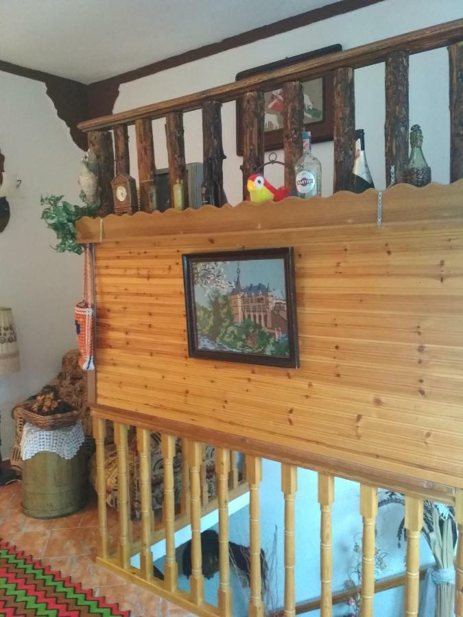 Karafil Guesthouse Gjirokastër Exteriör bild